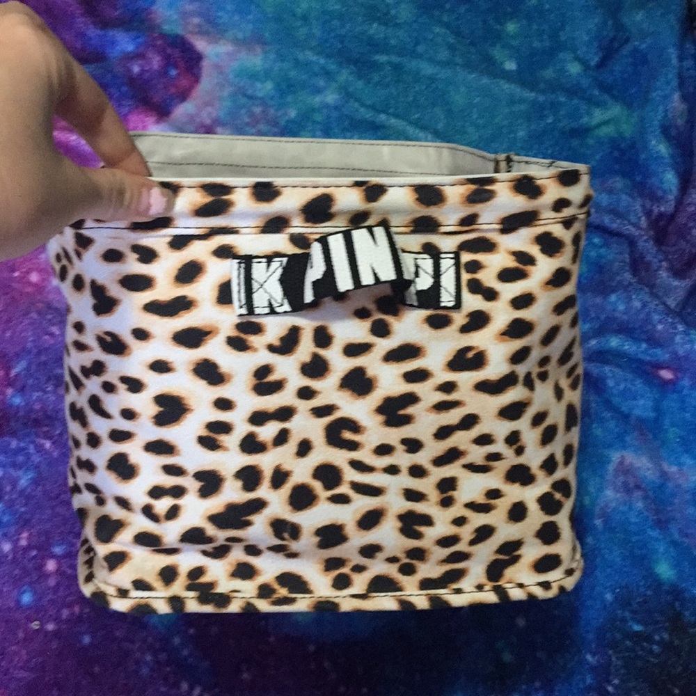 Large vs pink leopard bin